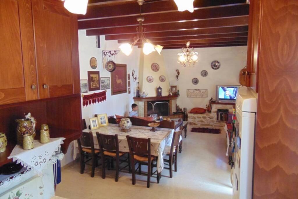 Villa Strata Kardhamiana ภายนอก รูปภาพ
