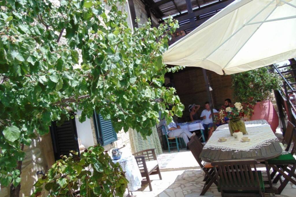 Villa Strata Kardhamiana ภายนอก รูปภาพ